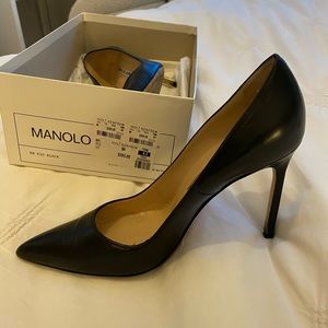 Manolo Blahnik Black Pointed Toe Heels